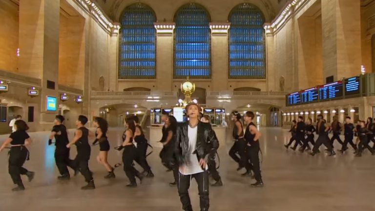bts apresentacao estacao metro nova iorque