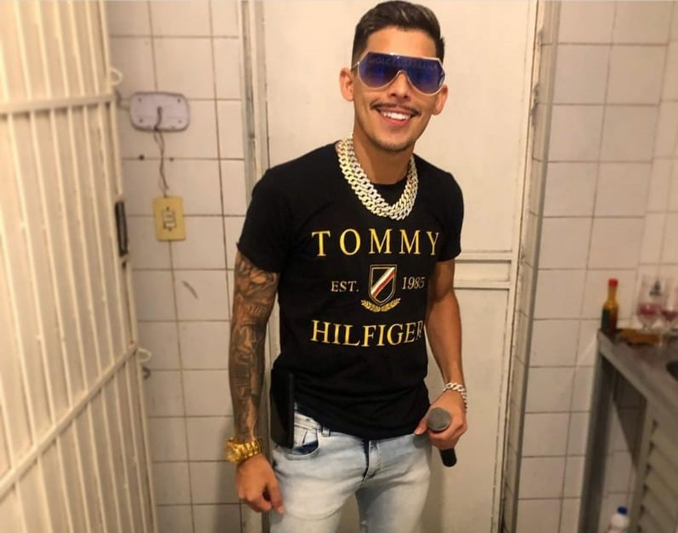 Cantor de forro baleado em Manaus Foto Reproduo