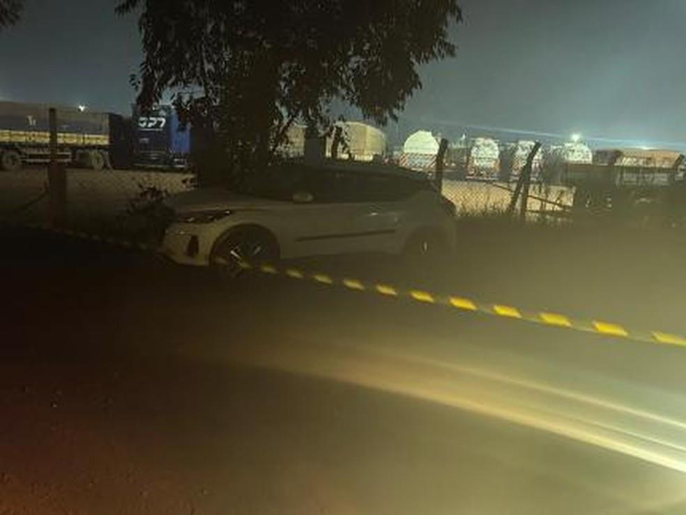 Veculo da vtima foi encontrado s margens de estrada Foto Divulgao