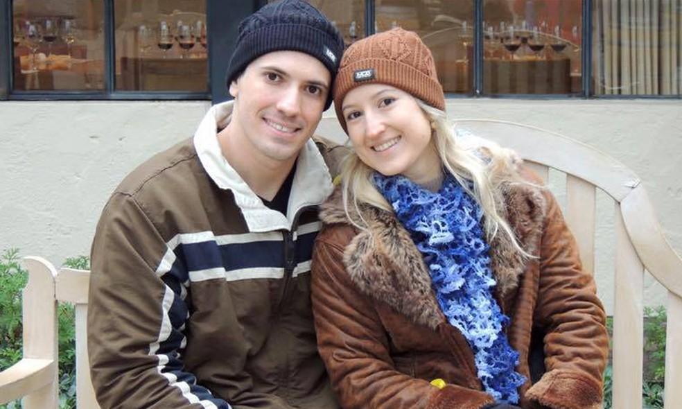 O mdico Luiz Antonio Garnica e a esposa a professora Larissa Rodrigues que morreu envenenada em Ribeiro Preto SP Foto Arquivo pessoal