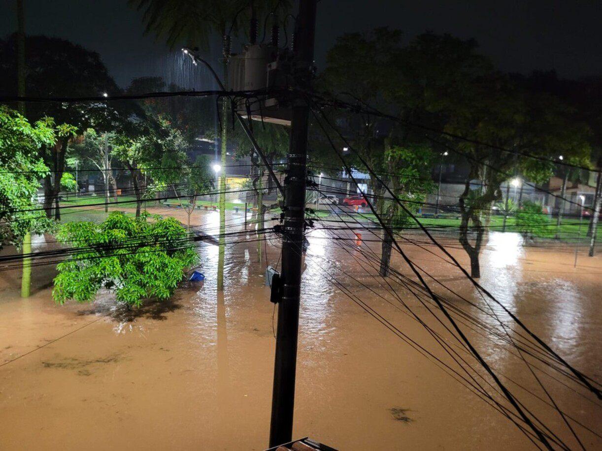 Juiz de Fora ficou debaixo dgua aps temporal